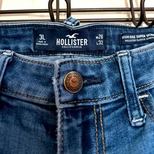 Hollister  High Rise Super Skinny 3L 26W/32L